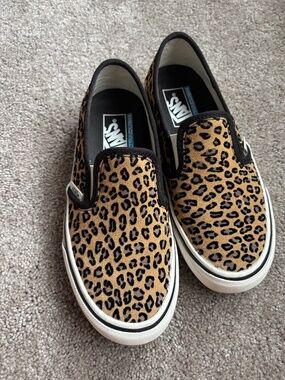 Women’s cheetah print vans size 6